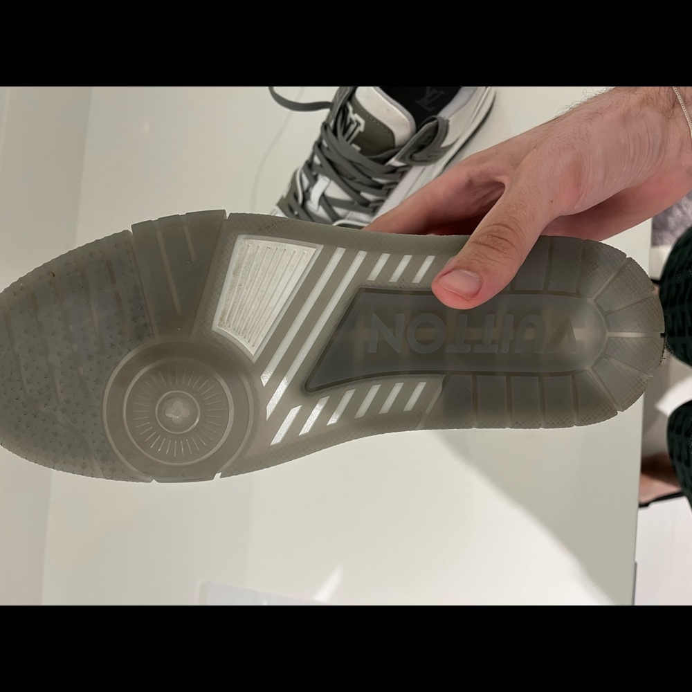 Louis Vuitton trainers 11 - Picture 5 of 7